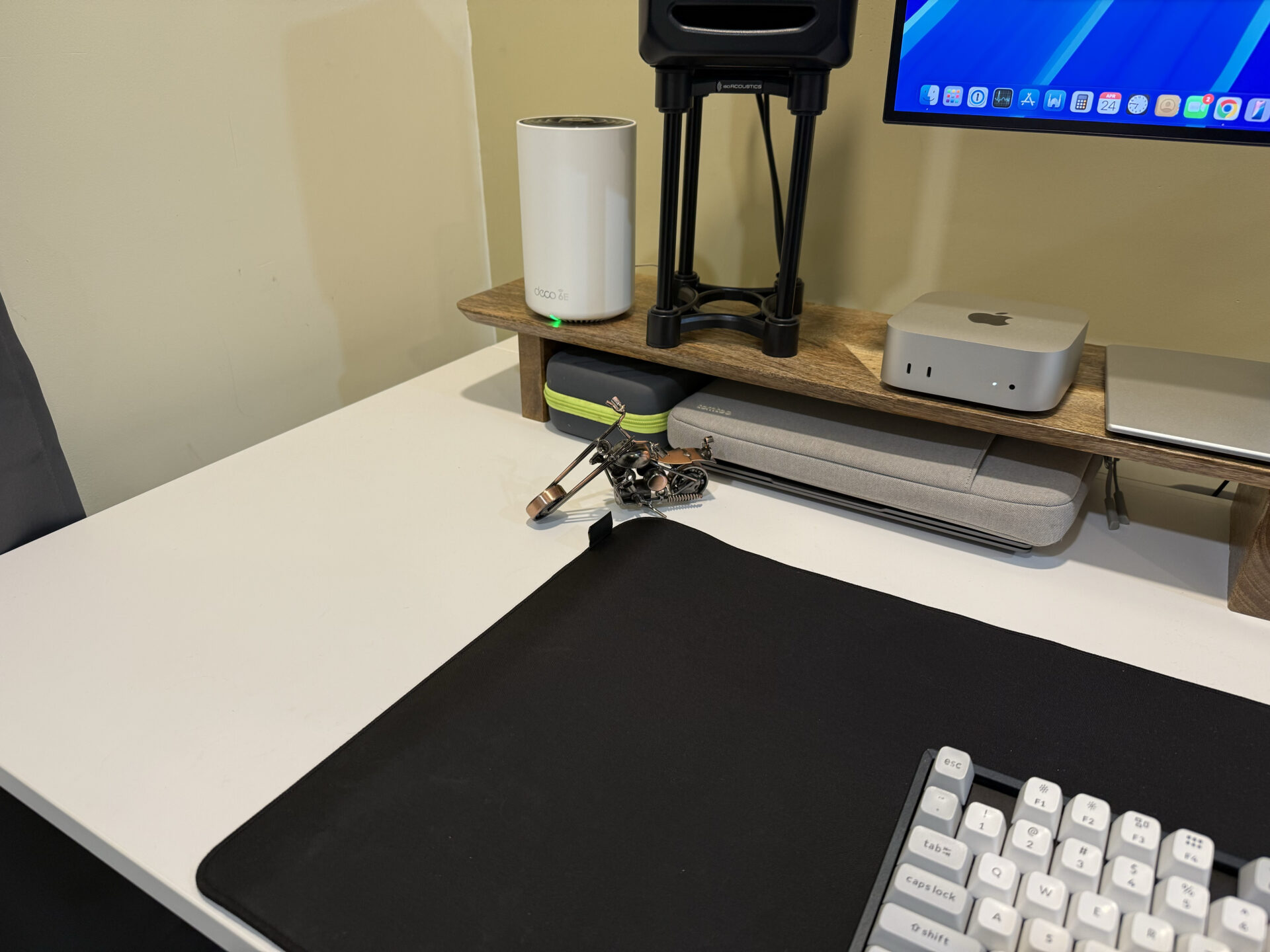 03 - apple iphone 16 pro max apple intelligence clean up